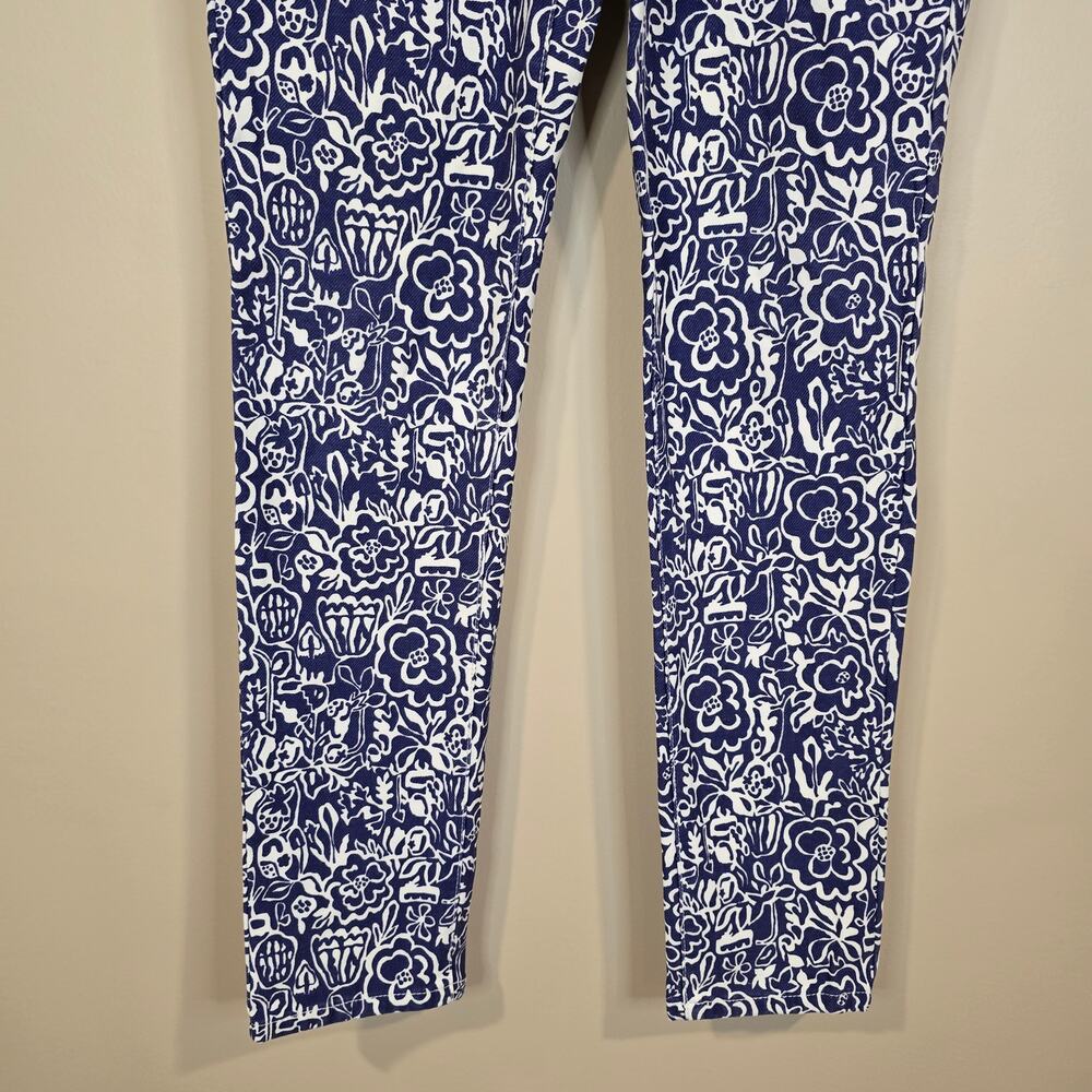 Women's J. McLaughlin Blue White Floral Jeans | Size 4 - Picture 4 of 10
